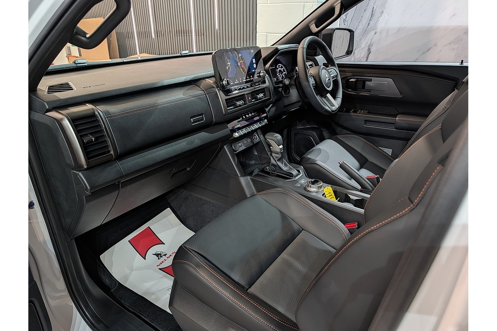 Mitsubishi L200 Pickup Black #41