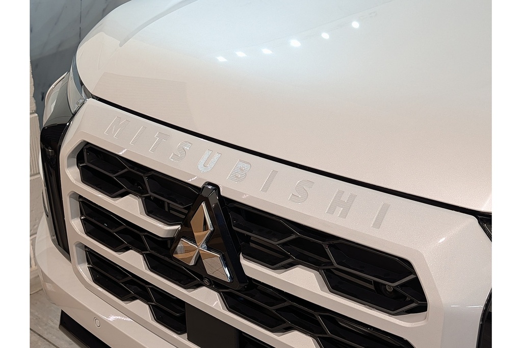 Mitsubishi L200 Pickup Black #15