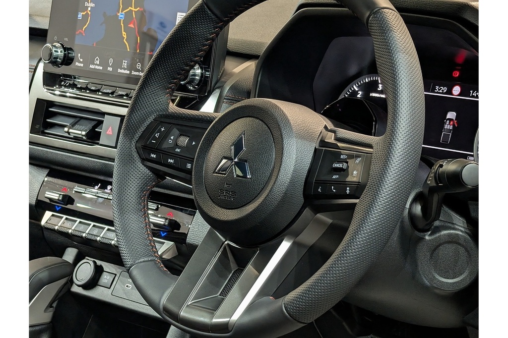 Mitsubishi L200 Pickup Black #53