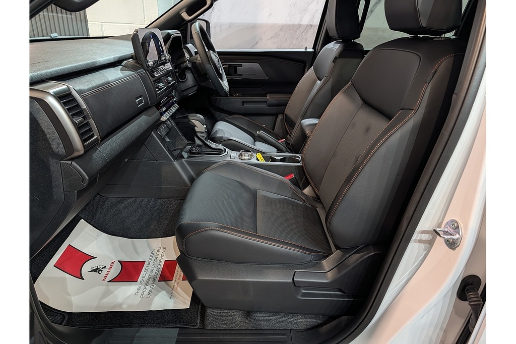 Mitsubishi L200 Pickup Black #42