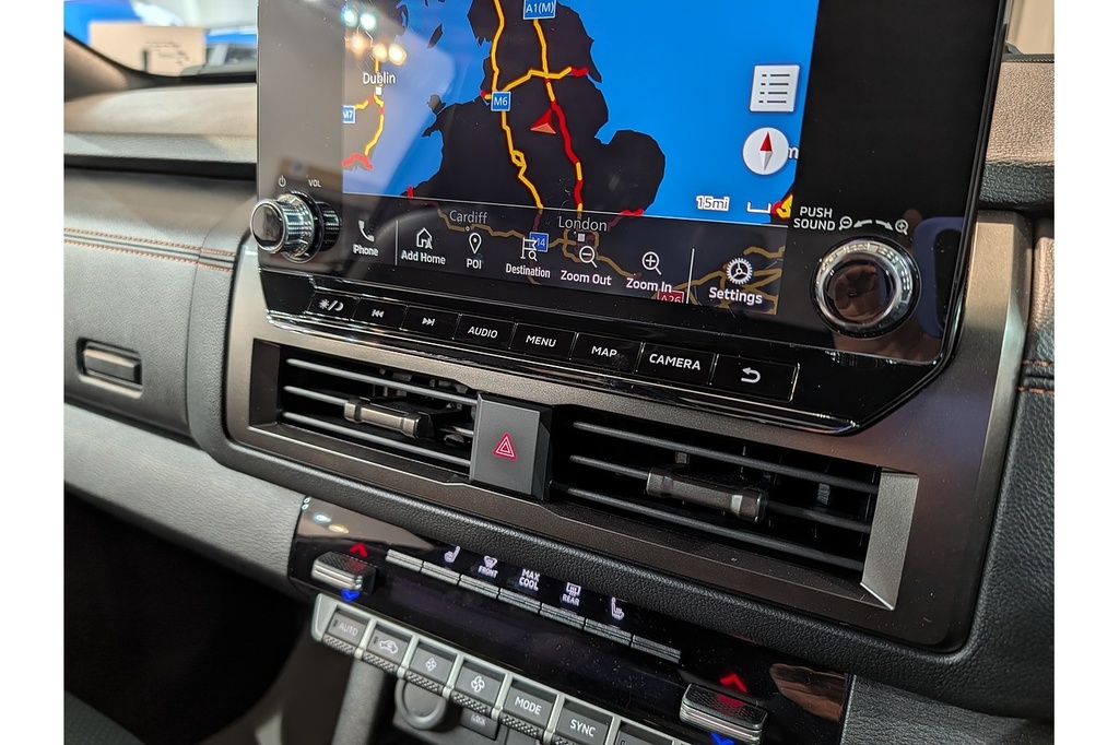 Mitsubishi L200 Pickup Black #31