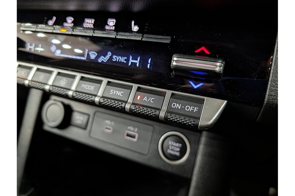 Mitsubishi L200 Pickup Black #34