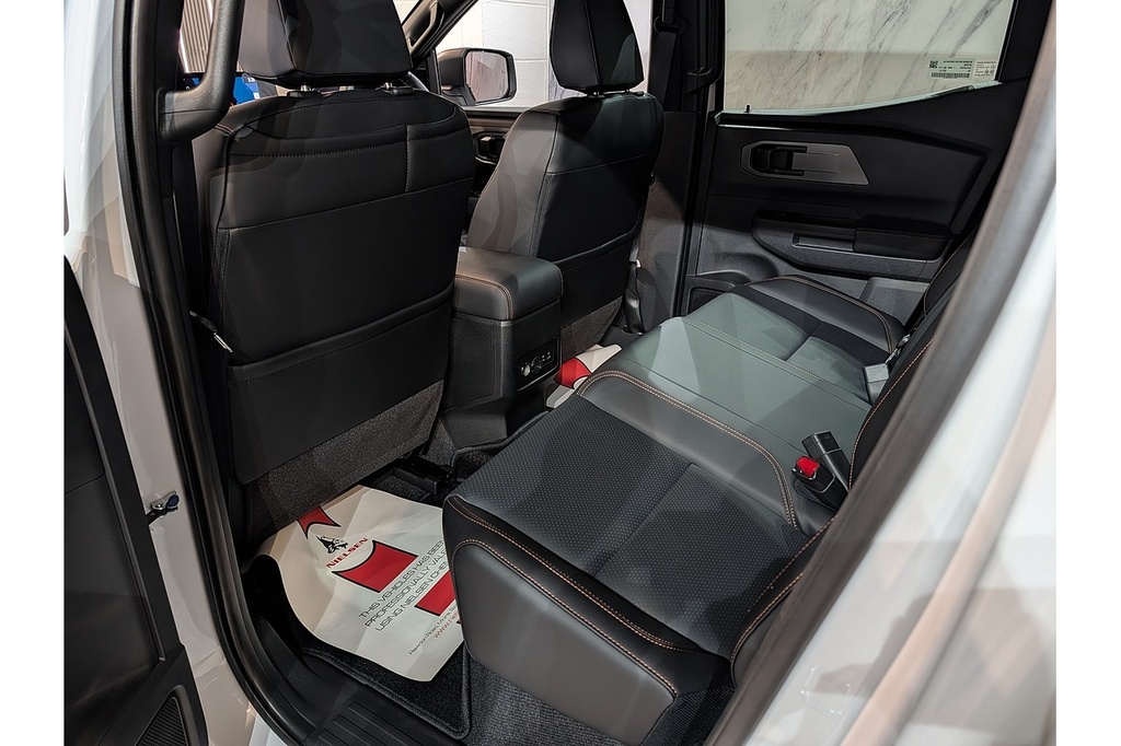 Mitsubishi L200 Pickup Black #48