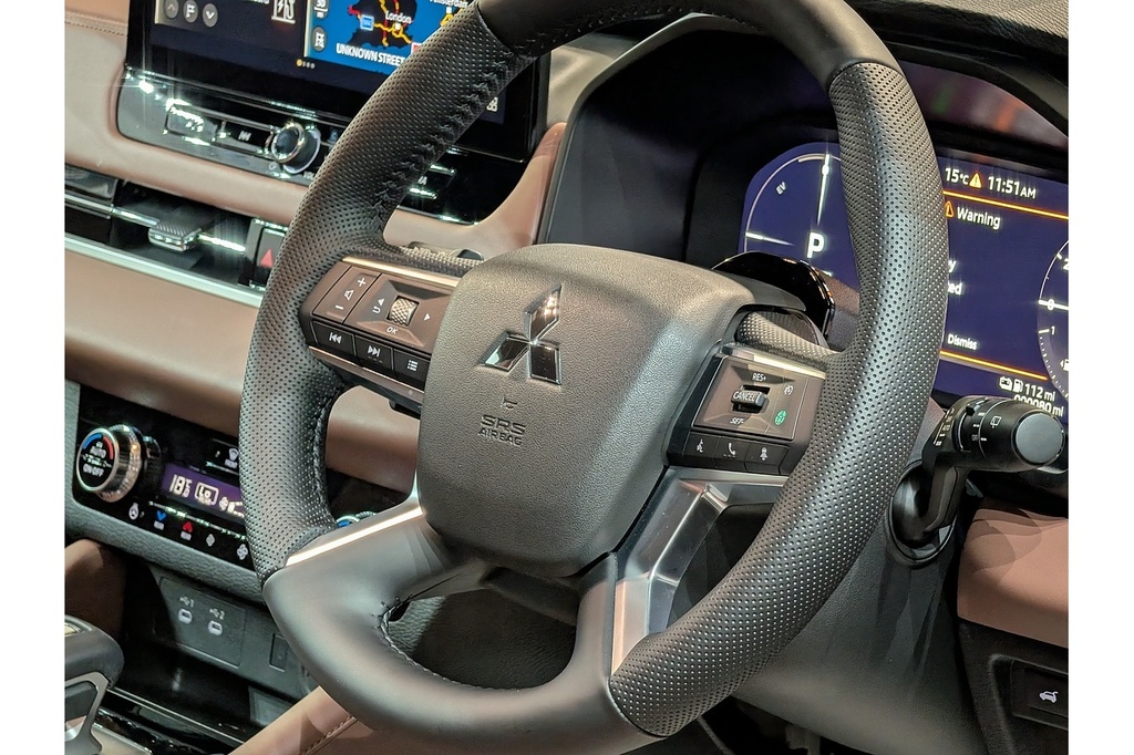 Mitsubishi Outlander Suv Black #51