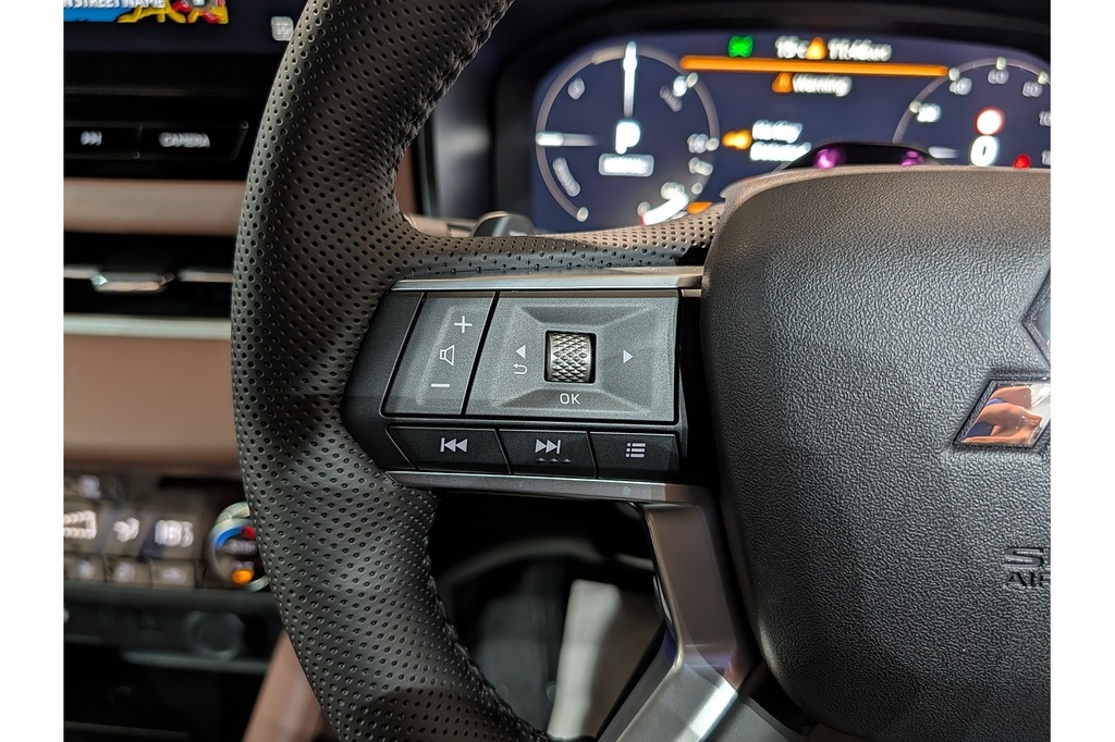 Mitsubishi Outlander Suv Black #39