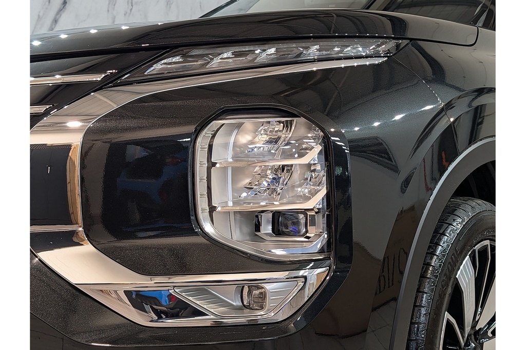 Mitsubishi Outlander Suv Black #16