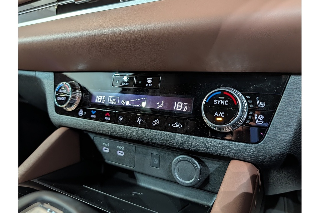 Mitsubishi Outlander Suv Black #32