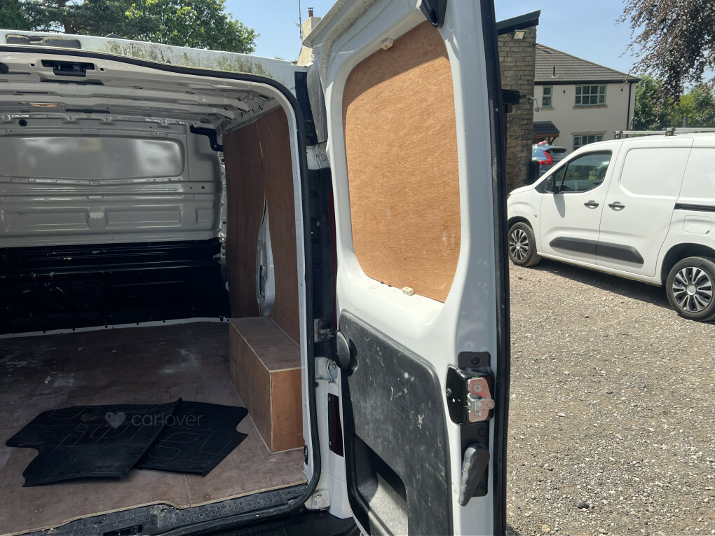 Vauxhall Vivaro 1.6 Cdti 2900 Sportive Panel Van White #9