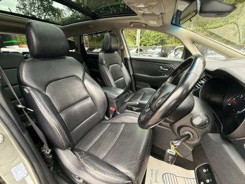 Kia Carens Mpv Silver #17