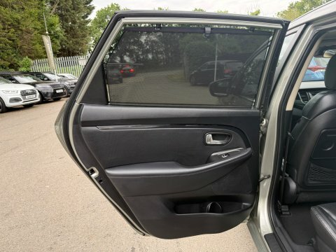 Kia Carens Mpv Silver #28