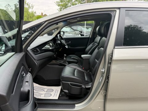 Kia Carens Mpv Silver #29