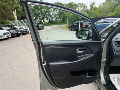 Kia Carens Mpv Silver #30