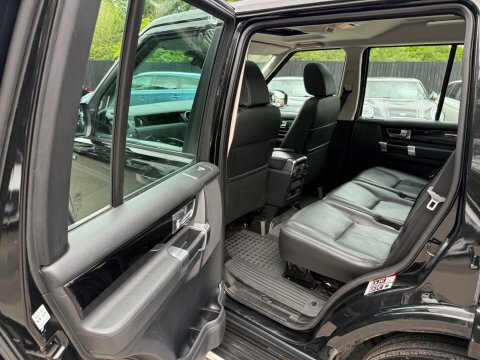 Land Rover Discovery Se Tech Red #24