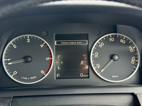 Land Rover Discovery Se Tech Red #50