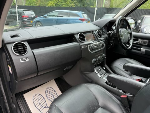 Land Rover Discovery Se Tech Red #18