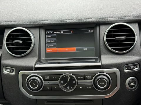 Land Rover Discovery Se Tech Red #48
