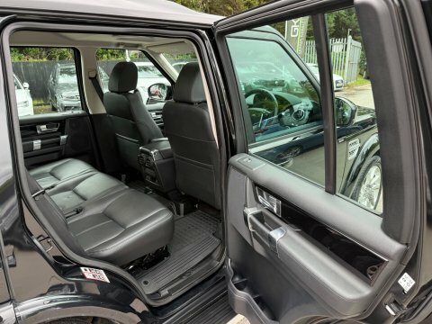 Land Rover Discovery Se Tech Red #30