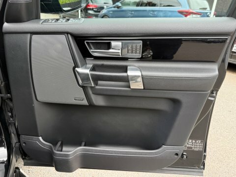 Land Rover Discovery Se Tech Red #37