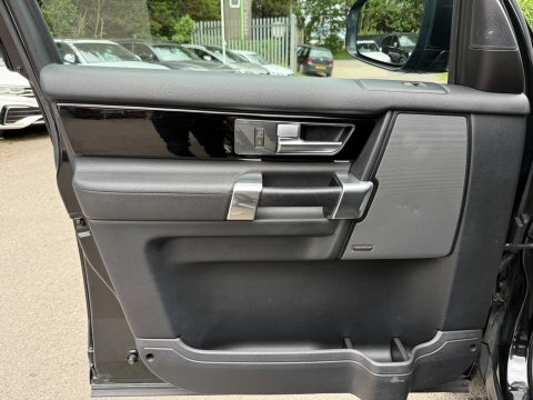 Land Rover Discovery Se Tech Red #17