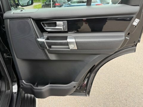 Land Rover Discovery Se Tech Red #29