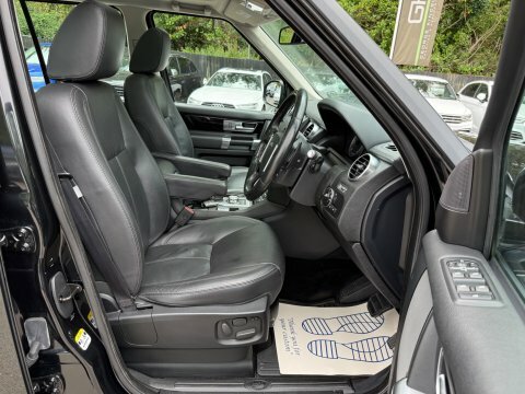 Land Rover Discovery Se Tech Red #33