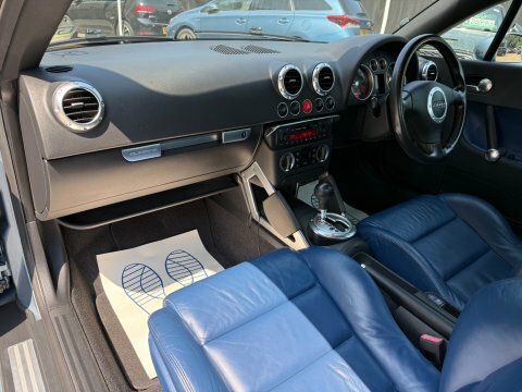 Audi TT Convertible 1.8T Roadster 200303 Red #24