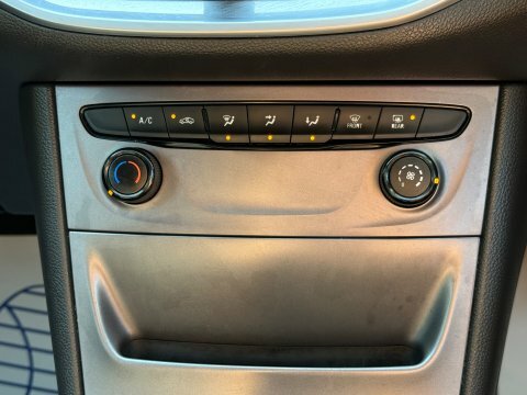 Vauxhall Astra 1.4I Turbo Elite Euro 6 White #37