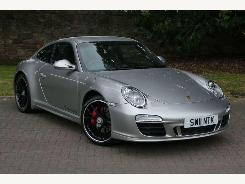 Porsche 911 Coupe White #41