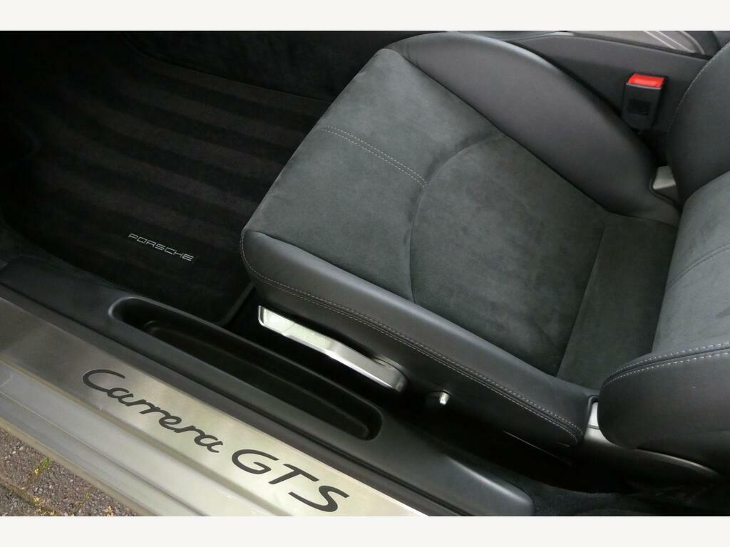 Porsche 911 Coupe White #8