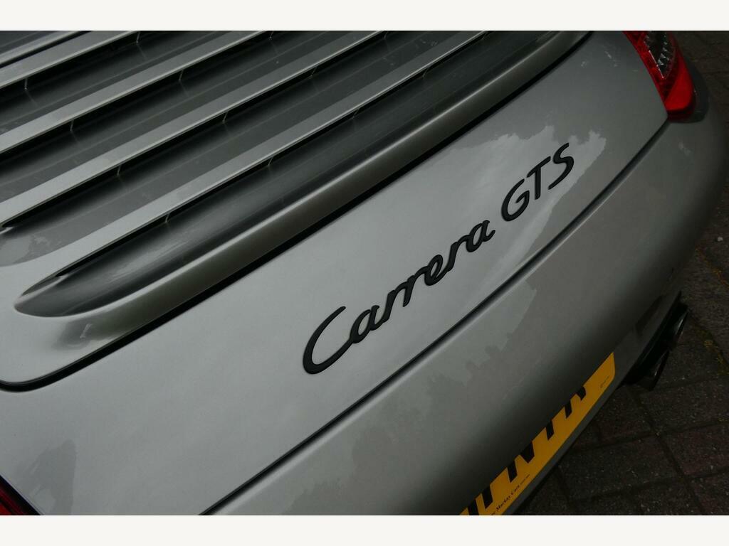 Porsche 911 Coupe White #34