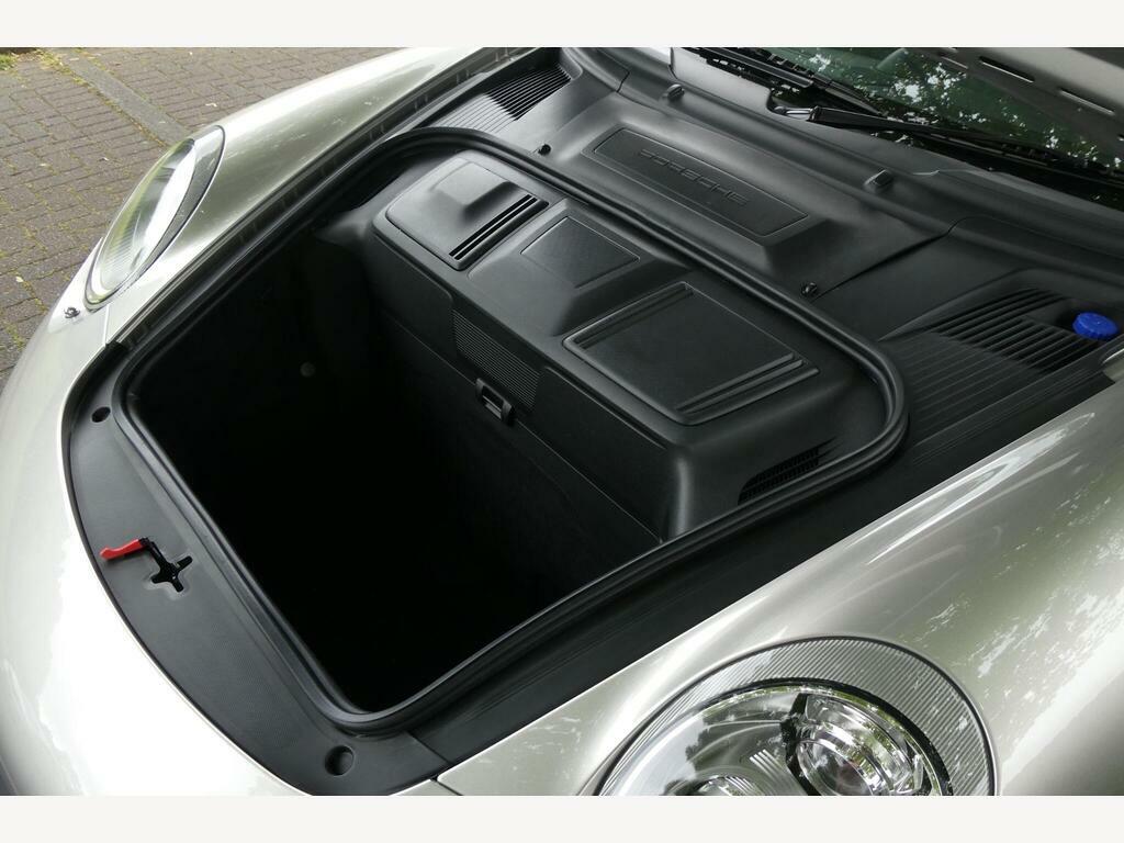 Porsche 911 Coupe White #29