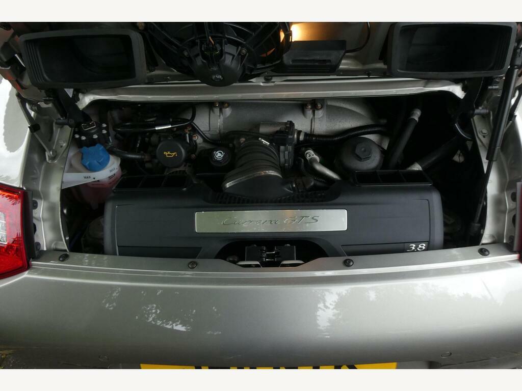 Porsche 911 Coupe White #36