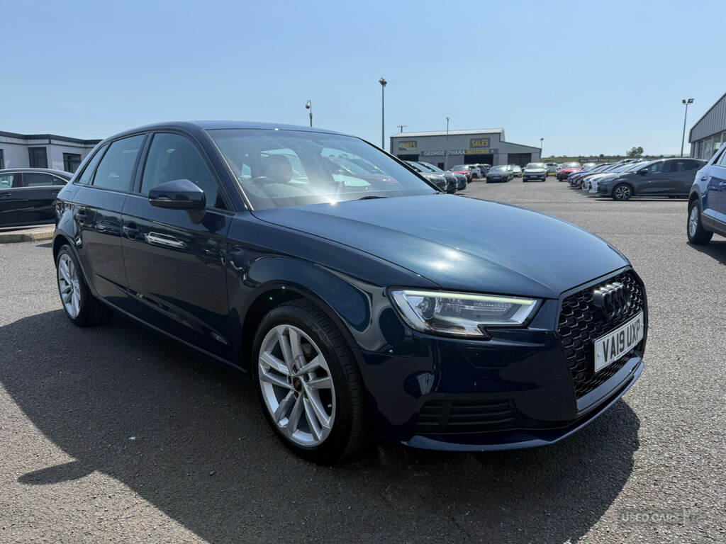 Audi A3 30 Tdi 116 Se Technik VA19UXP Blue #2