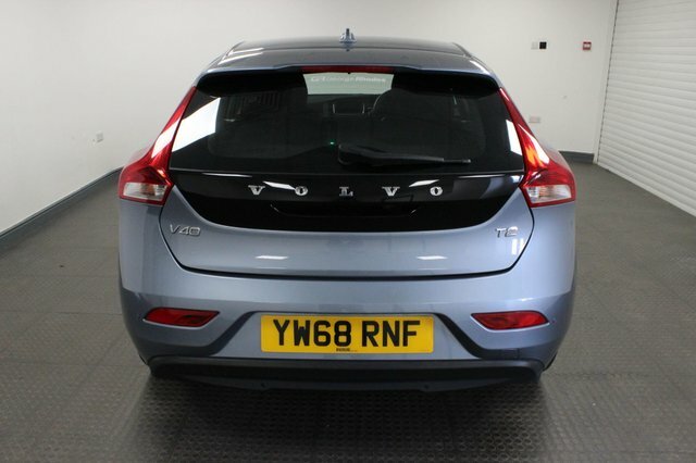 Volvo V40 2019 2.0 T2 Gpf Momentum Nav Plus Euro 6 Ss YW68RNF Blue #5