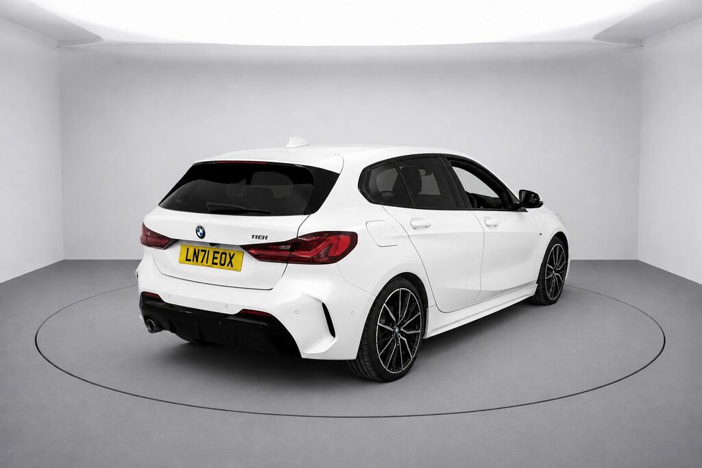 BMW 1 Series 118I M Sport Lcp LN71EOX White #2