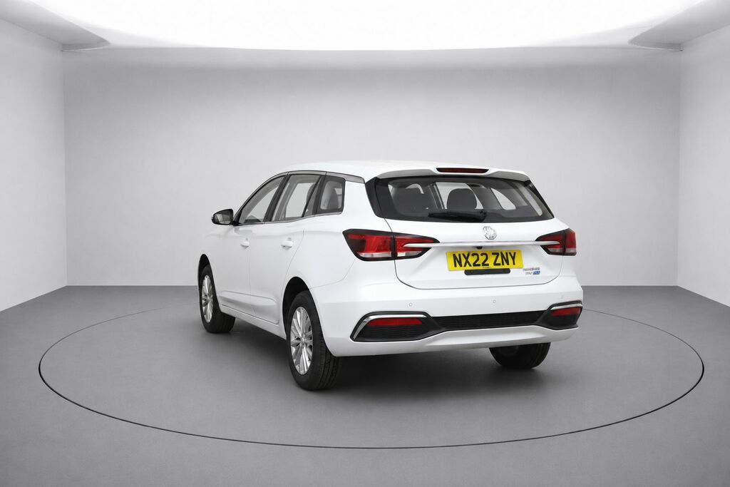 MG MG5 Excite Long Range Estate White #2
