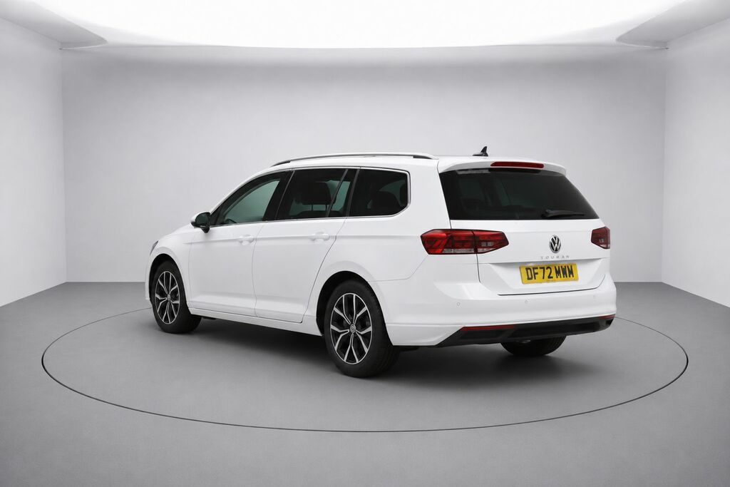 Volkswagen Passat Tsi Evo Sel Estate White #2
