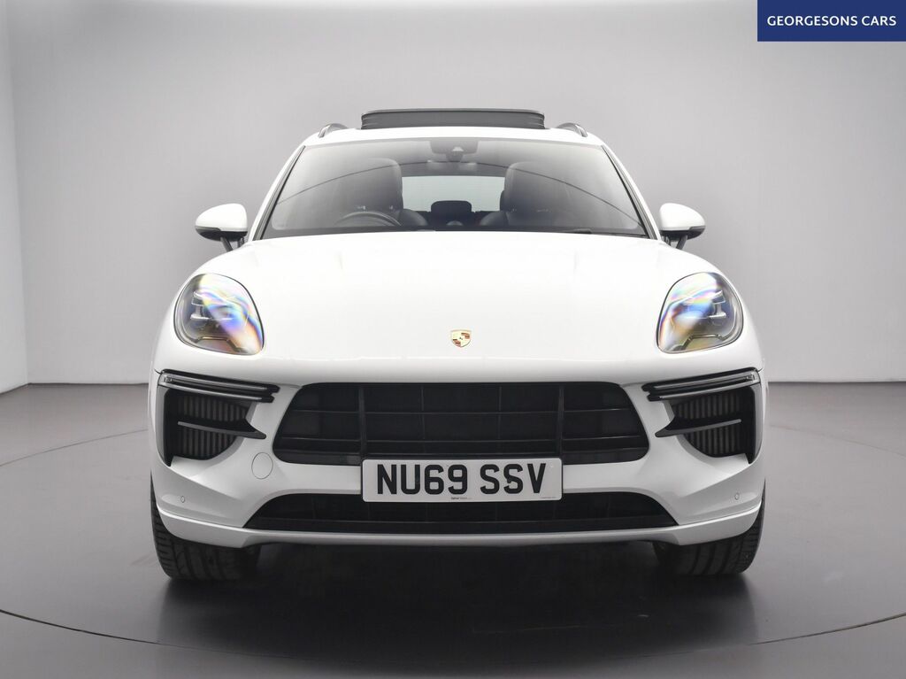 Porsche Macan V6 Turbo Suv White #3