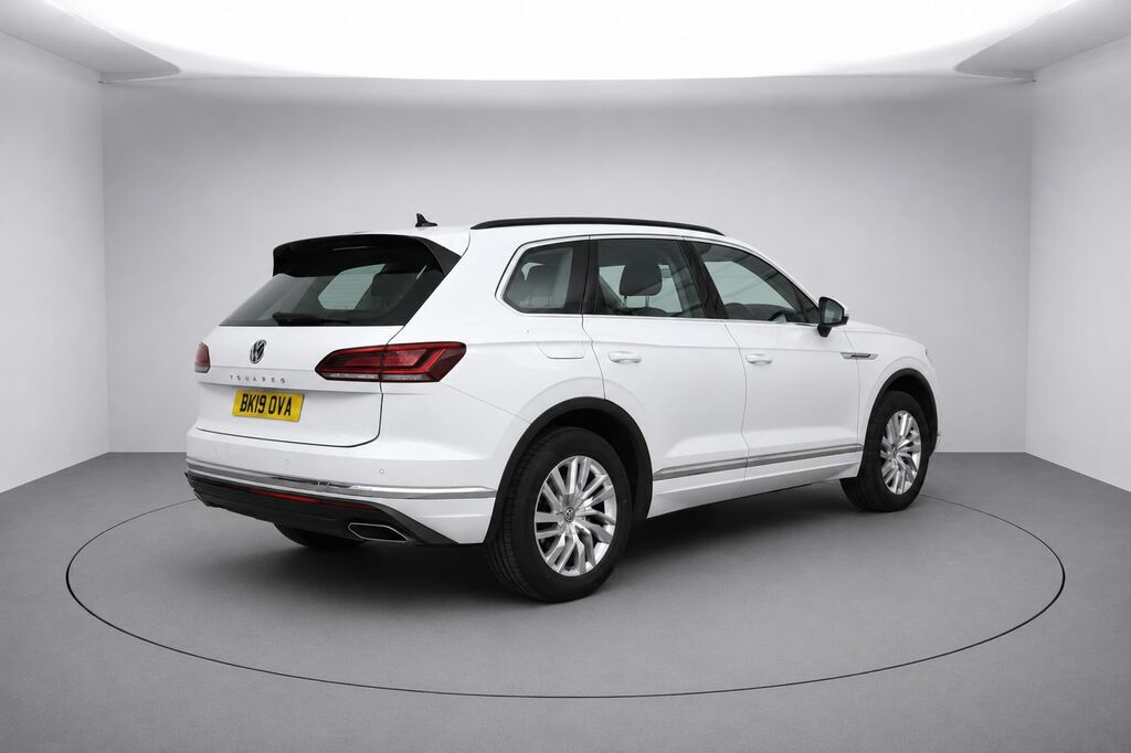 Volkswagen Touareg Tdi V6 Sel Suv White #2
