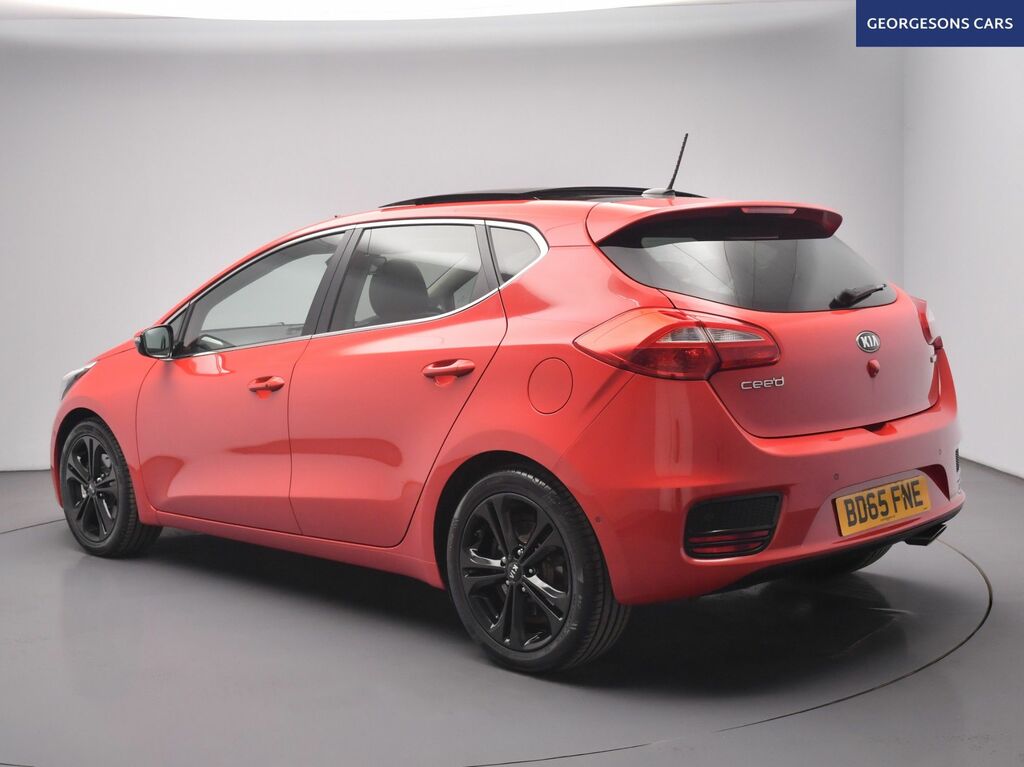 Kia Ceed Crdi 4 Tech Hatchback Red