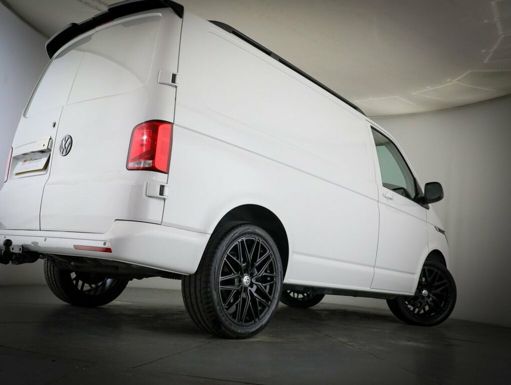 Volkswagen Transporter 2L Startline FG21VWR White #4