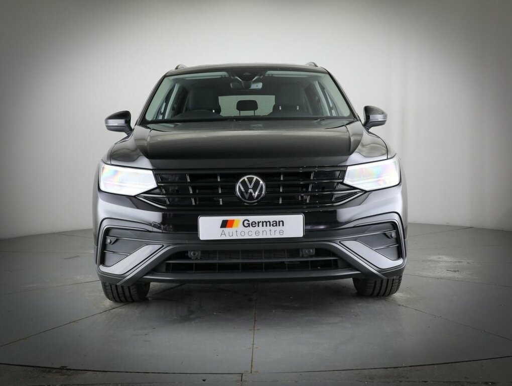 Volkswagen Tiguan Allspace 1.5L Life Black #4