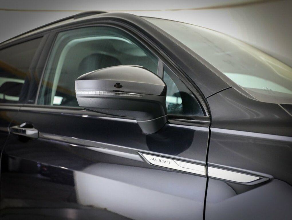 Volkswagen Tiguan Allspace 1.5L Life Black #6