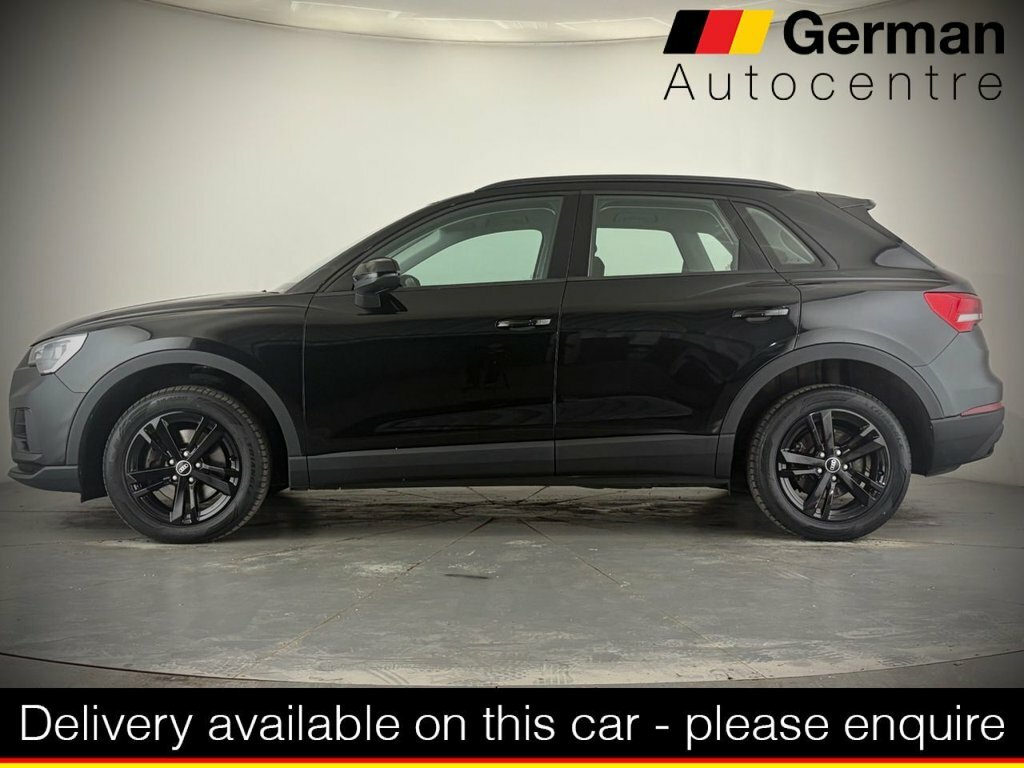 Audi Q3 1.5L Technik Black #3