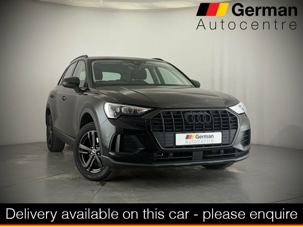 Audi Q3 1.5L Technik Black