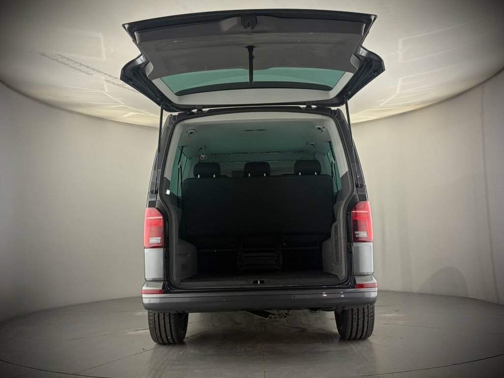 Volkswagen Transporter Shuttle Tdi Se Black #13