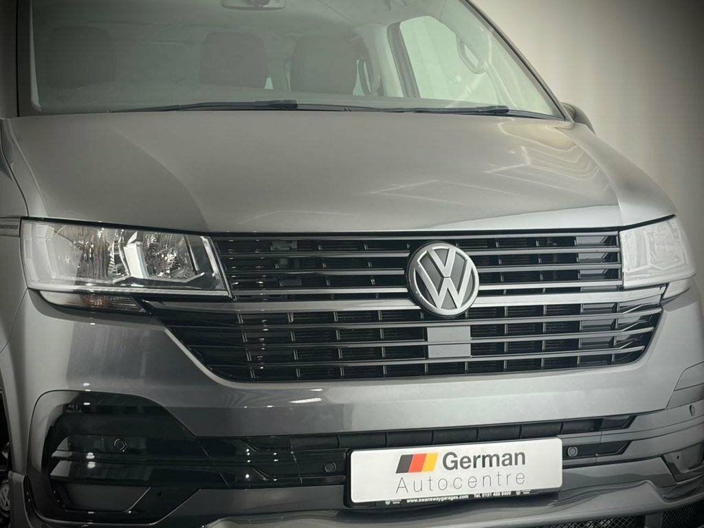 Volkswagen Transporter Shuttle Tdi Se Black #11