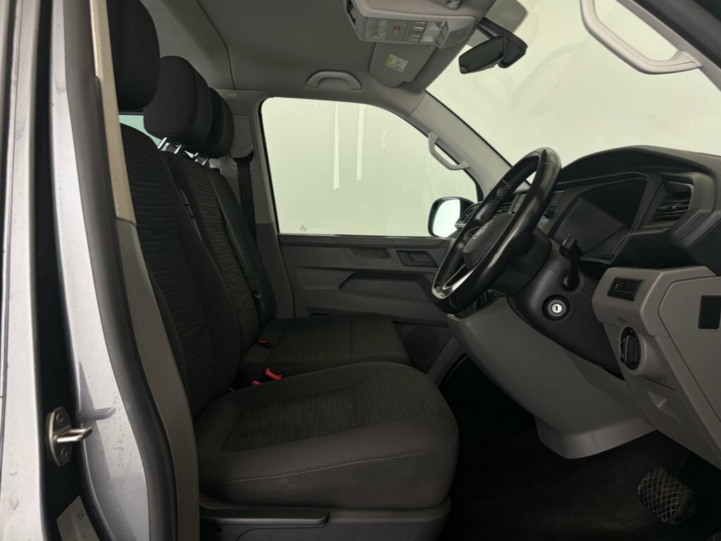 Volkswagen Transporter Shuttle Tdi Se Black #19