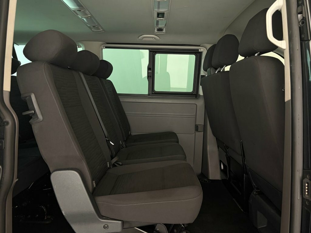 Volkswagen Transporter Shuttle Tdi Se Black #26