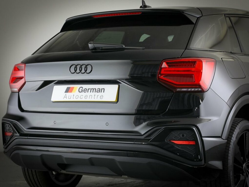 Audi Q2 1.5L S Line Black #5